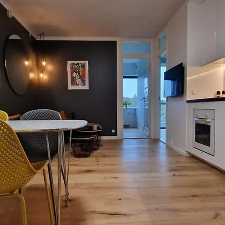 Modern, Fully Equipped Flat *